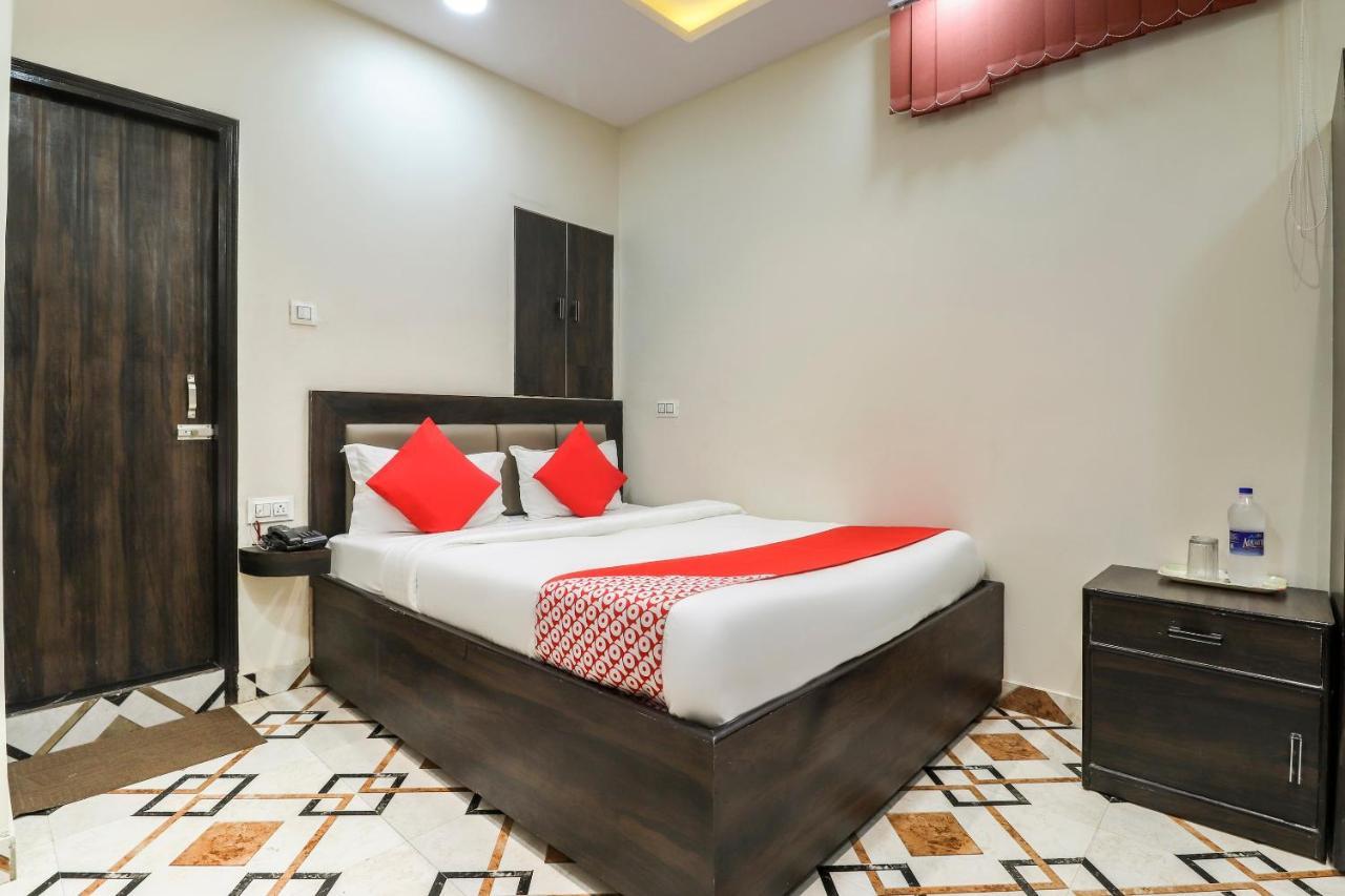 Oyo Hotel City Palace Kanpur Exteriör bild